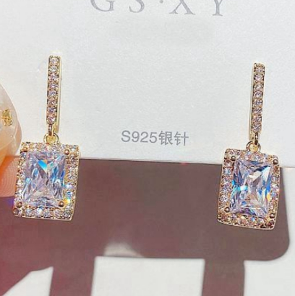 NEW YELLOW GOLD PLATED RADIANT DIAMOND EARRINGS - Picture 2 of 5